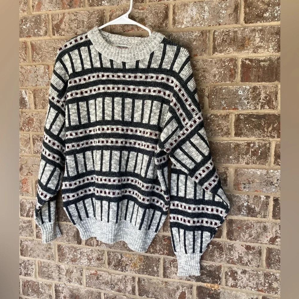 Vintage Men’s Sweater Medium Skiing lodge winter